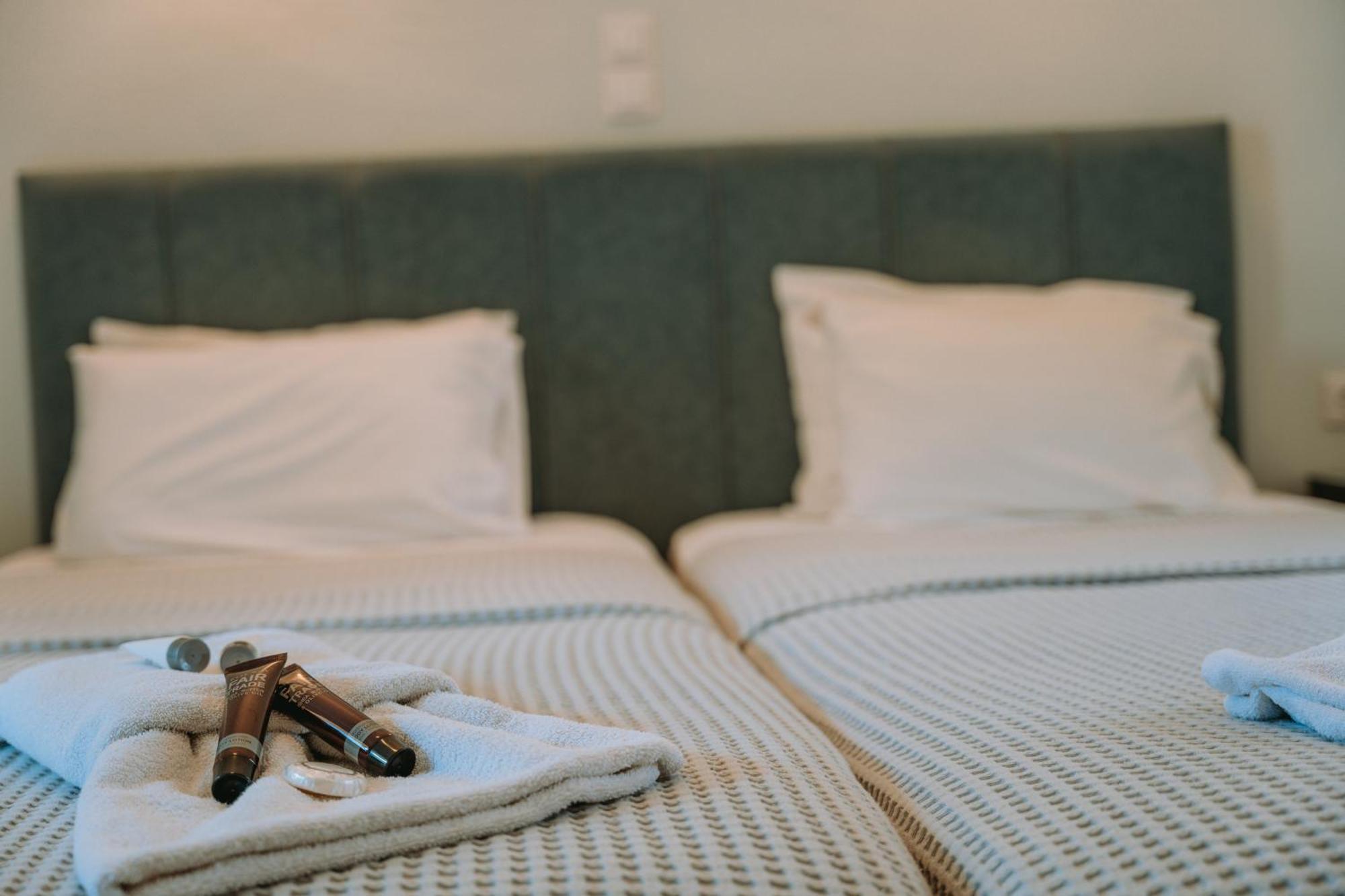 Karavostasi Beach Hotel Pérdika Kültér fotó