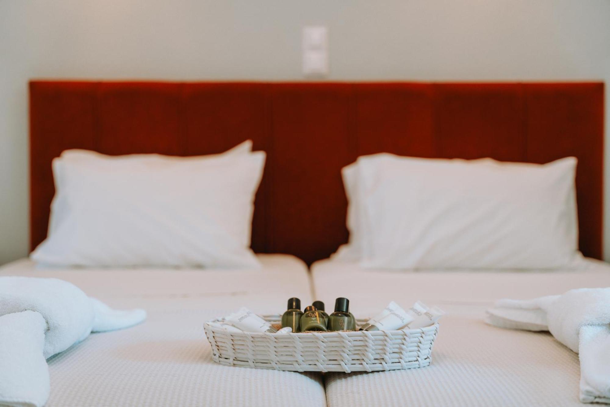 Karavostasi Beach Hotel Pérdika Kültér fotó