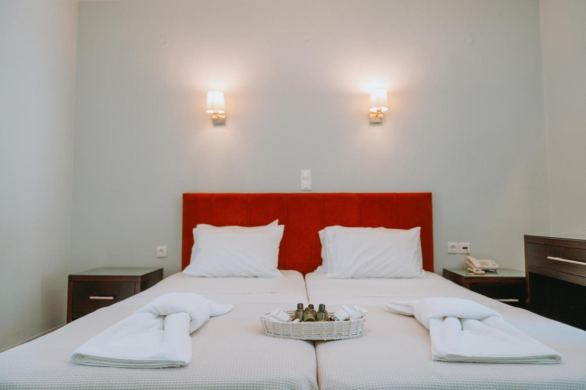 Karavostasi Beach Hotel Pérdika Kültér fotó