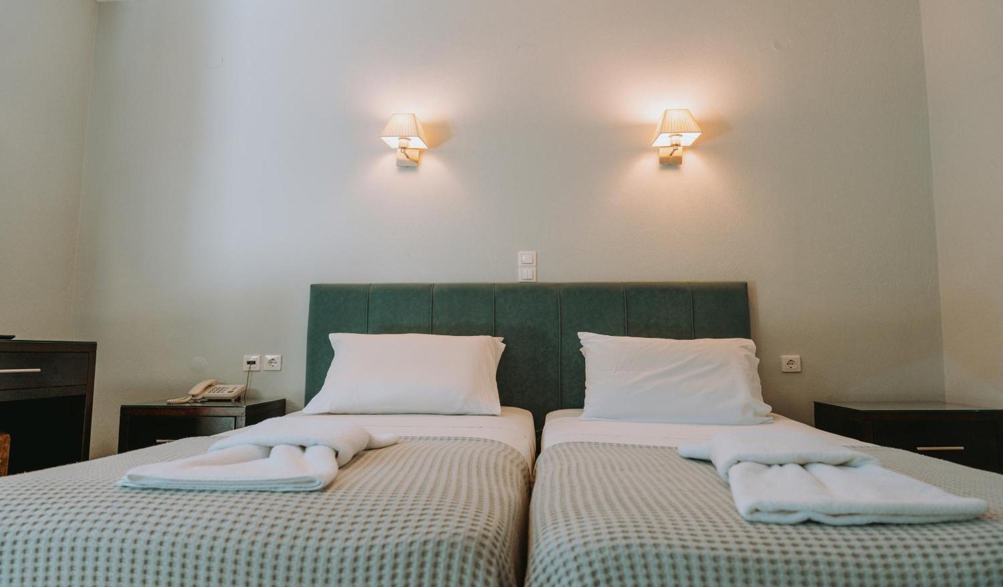 Karavostasi Beach Hotel Pérdika Kültér fotó