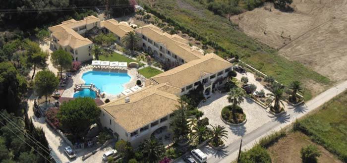Karavostasi Beach Hotel Pérdika Kültér fotó