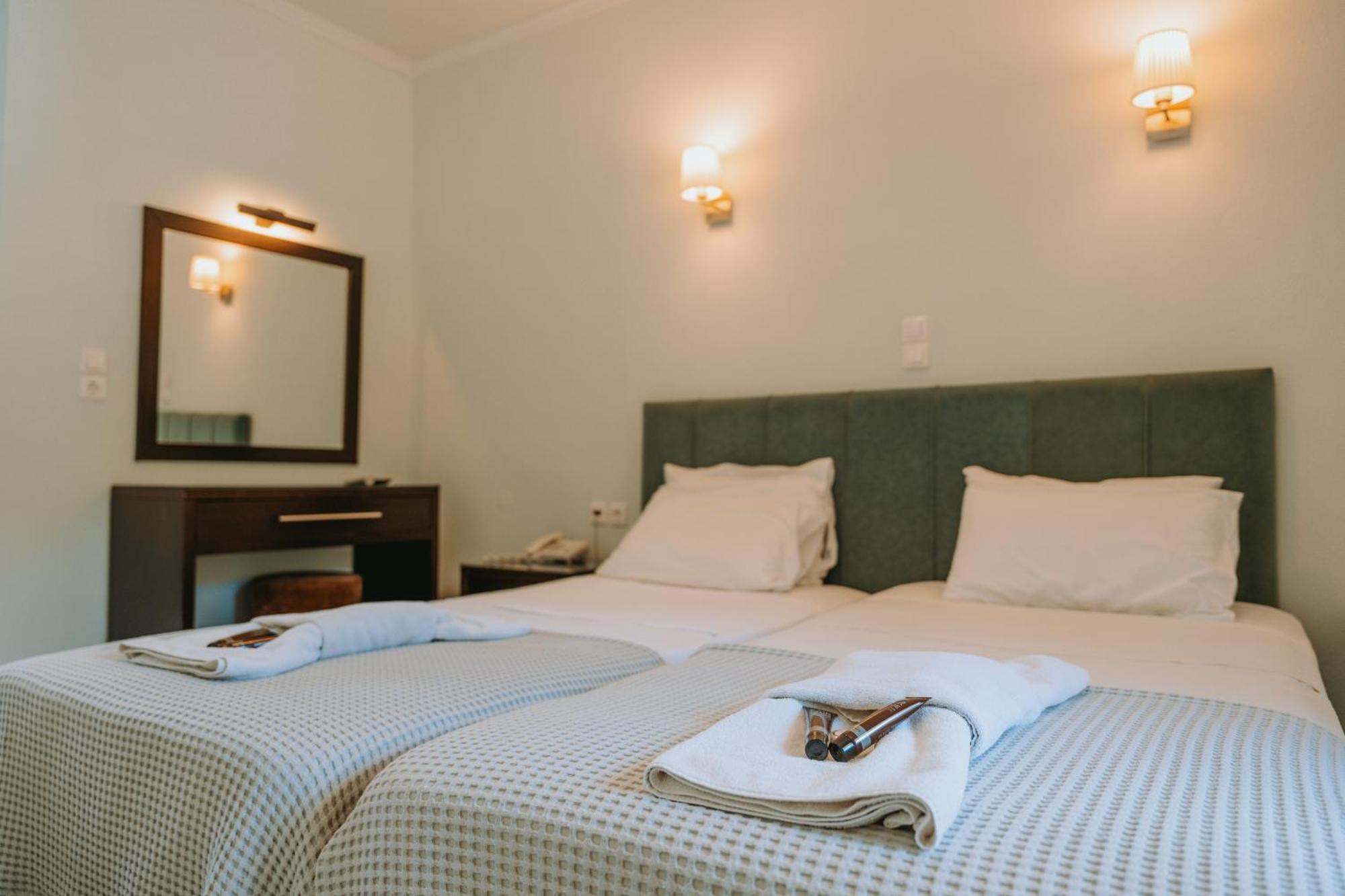 Karavostasi Beach Hotel Pérdika Kültér fotó