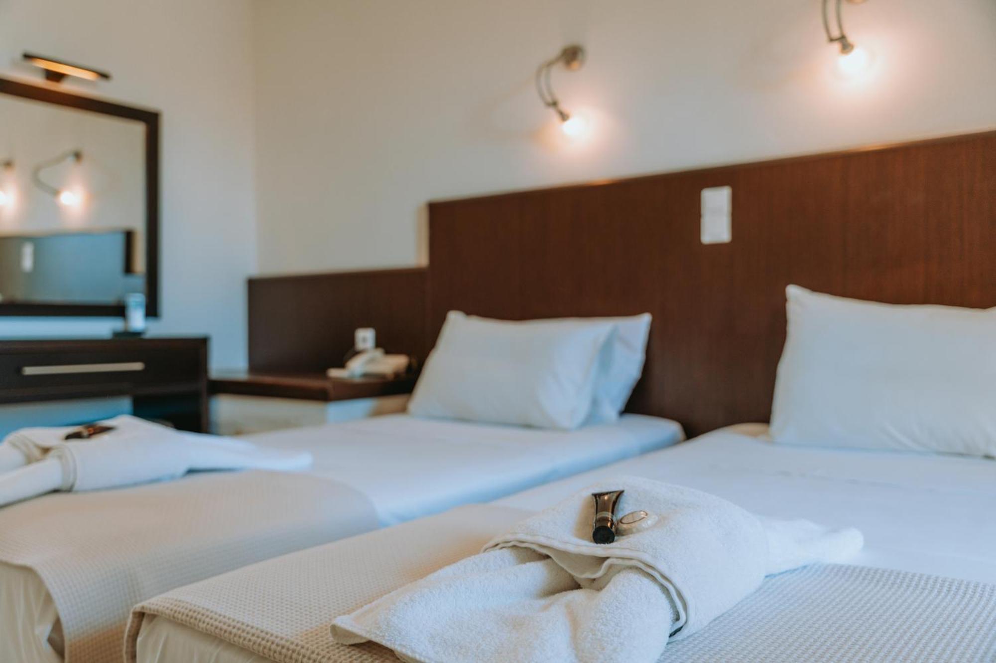 Karavostasi Beach Hotel Pérdika Kültér fotó